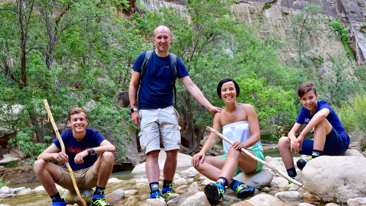 Hiken in The Narrows, Zion National Park