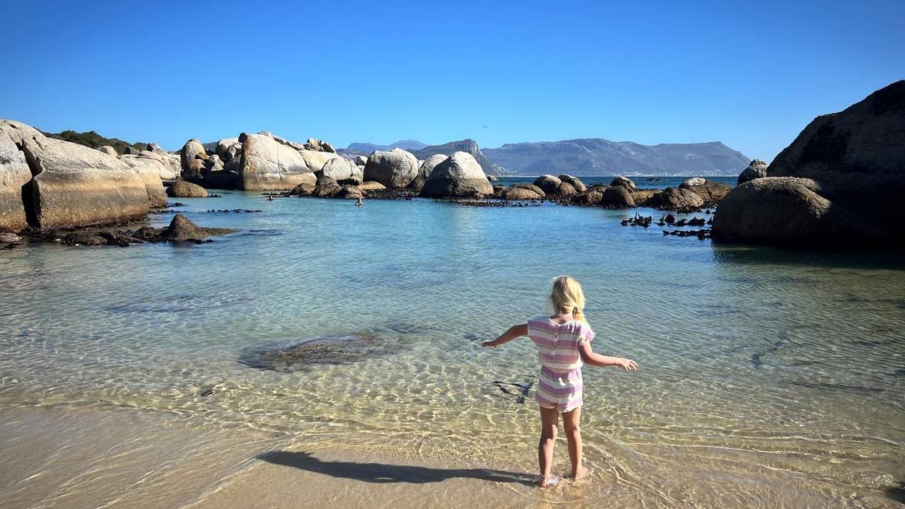 Zwemmen bij Boulders Beach, Kaapstad