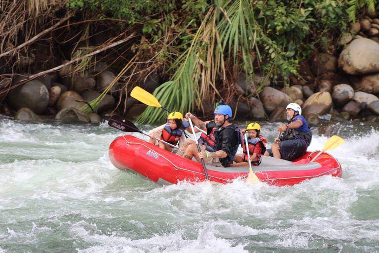 Raften met kinderen in Costa Rica