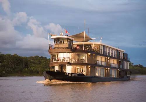 Zafiro cruise door de Amazone